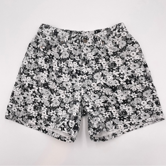Vintage High Rise Jean Shorts Floral Black White Daisy Print Denim Quirky Spring - Picture 1 of 10